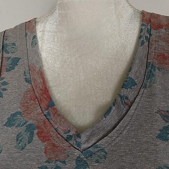 Brand New wirh tag floral sleeveless tops - Picture 2 of 8